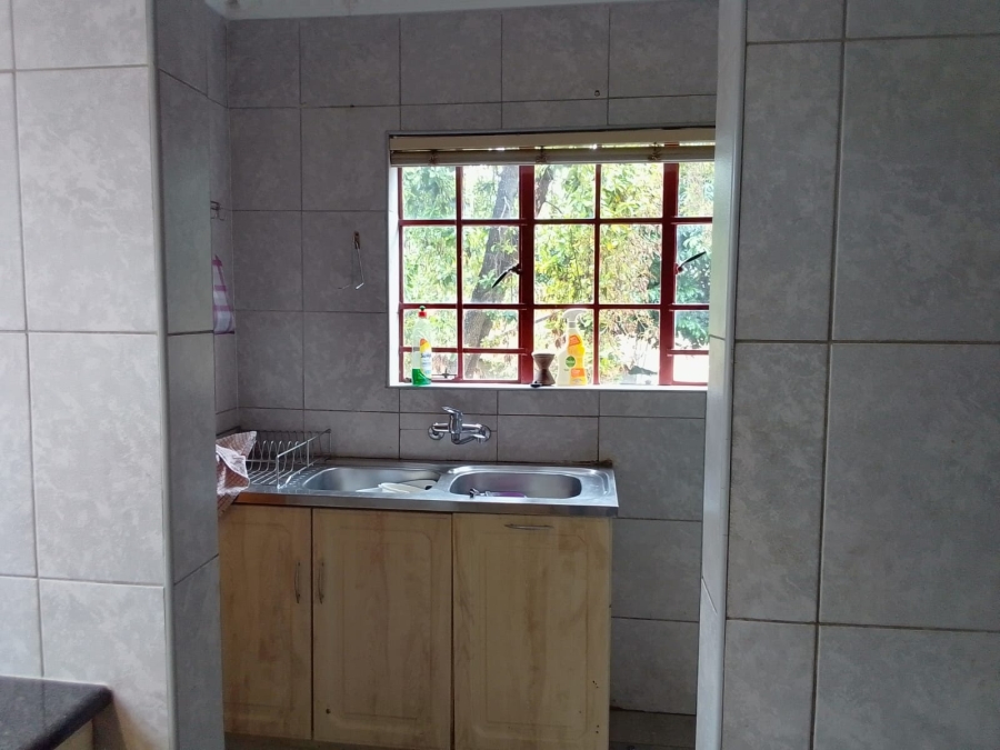 To Let 4 Bedroom Property for Rent in Safari Gardens North West
